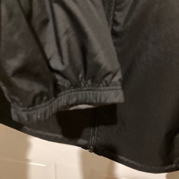 uniqlo mens reversible windbreaker - Picture 3 of 7